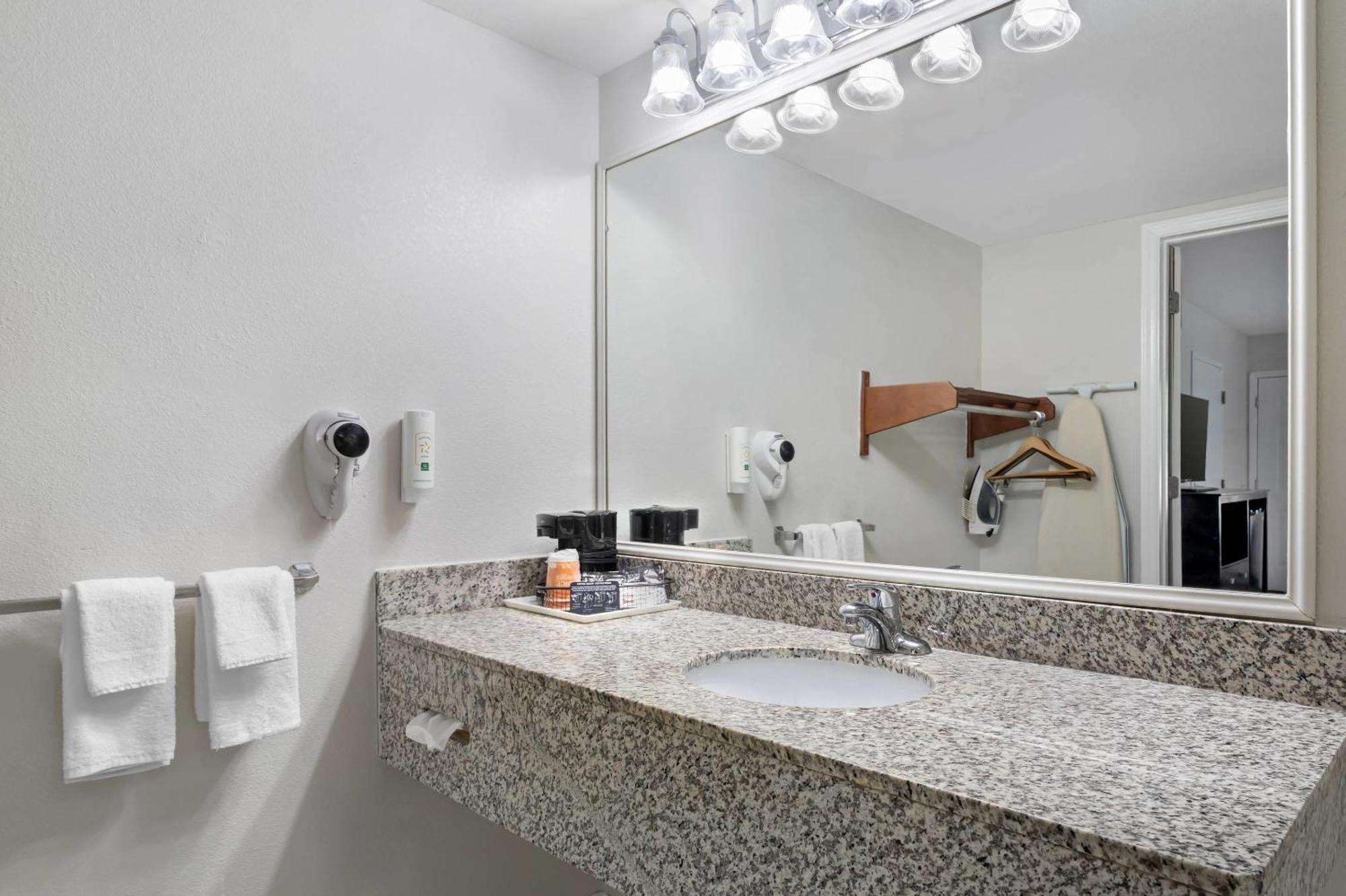 Quality Inn Andrews Exteriör bild